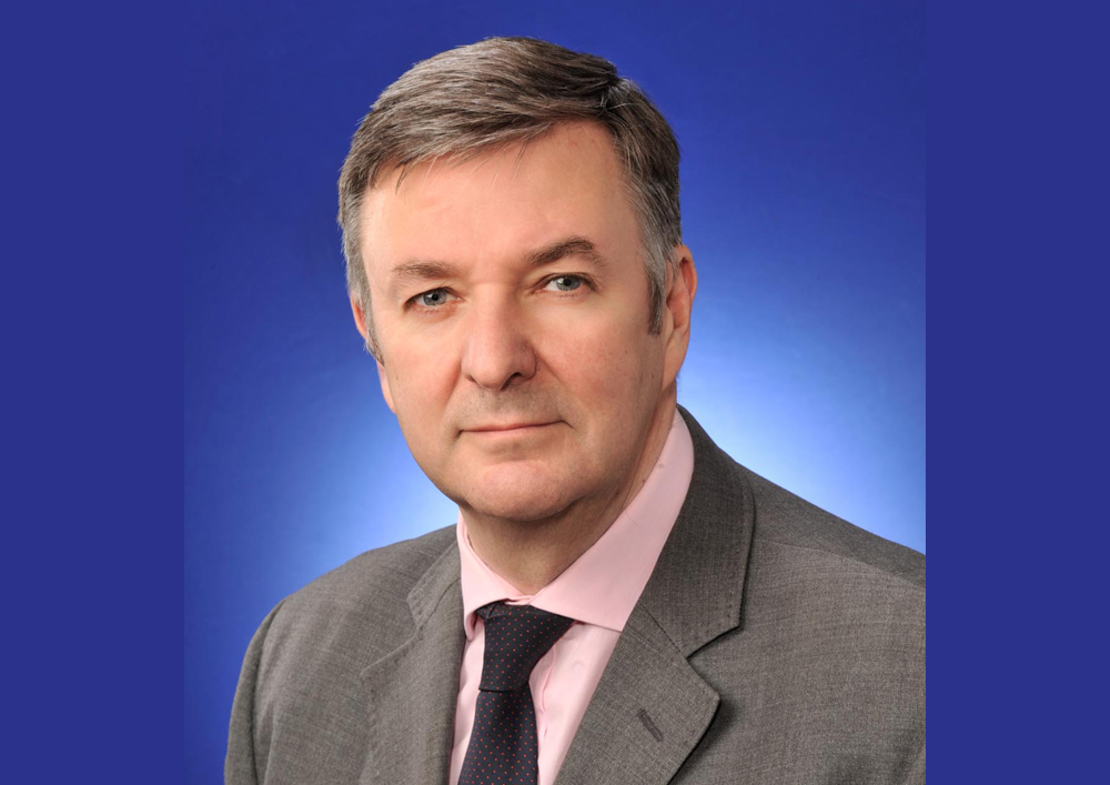 Dr Alan Lamont